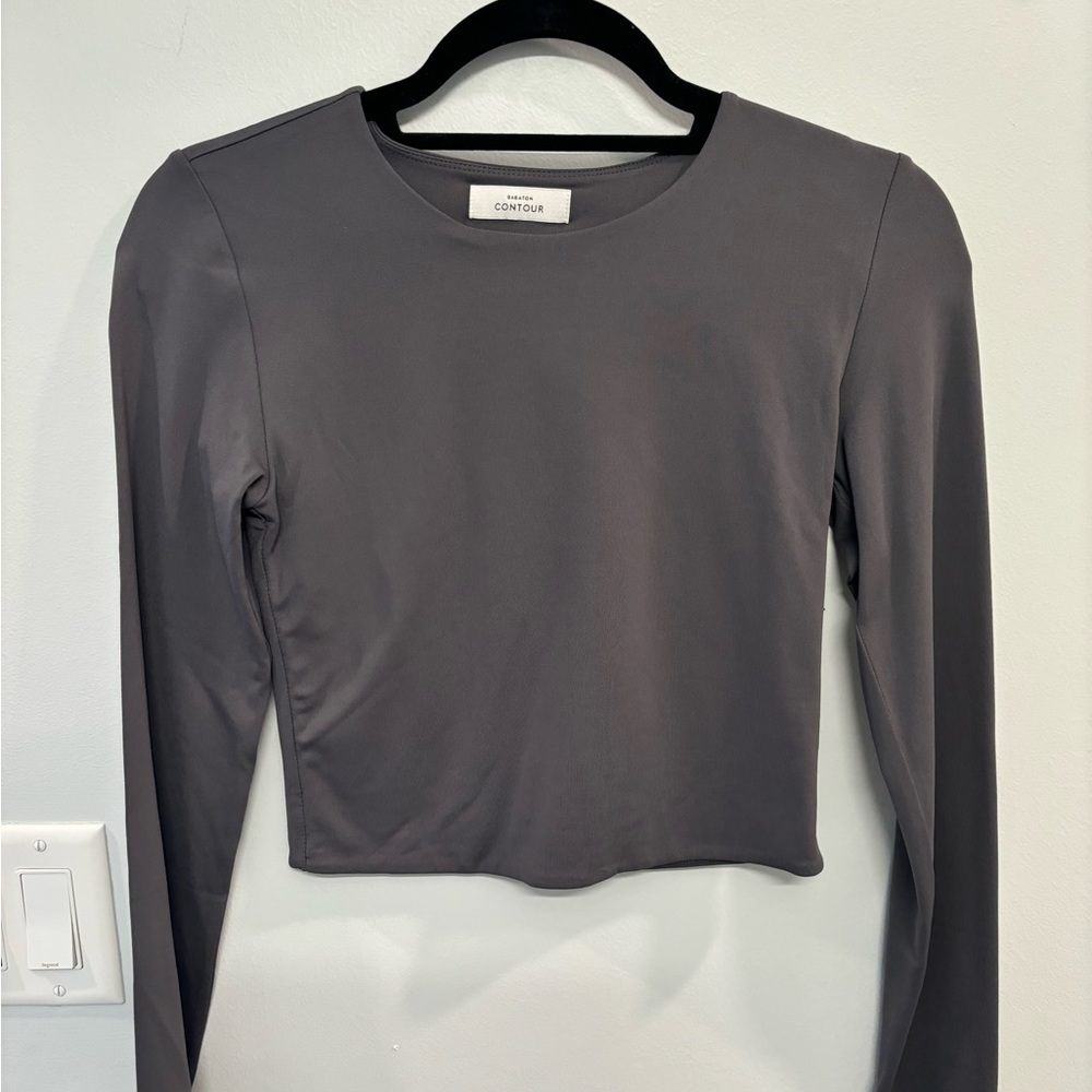 Aritzia Babaton contour grey long sleeve. Never worn!